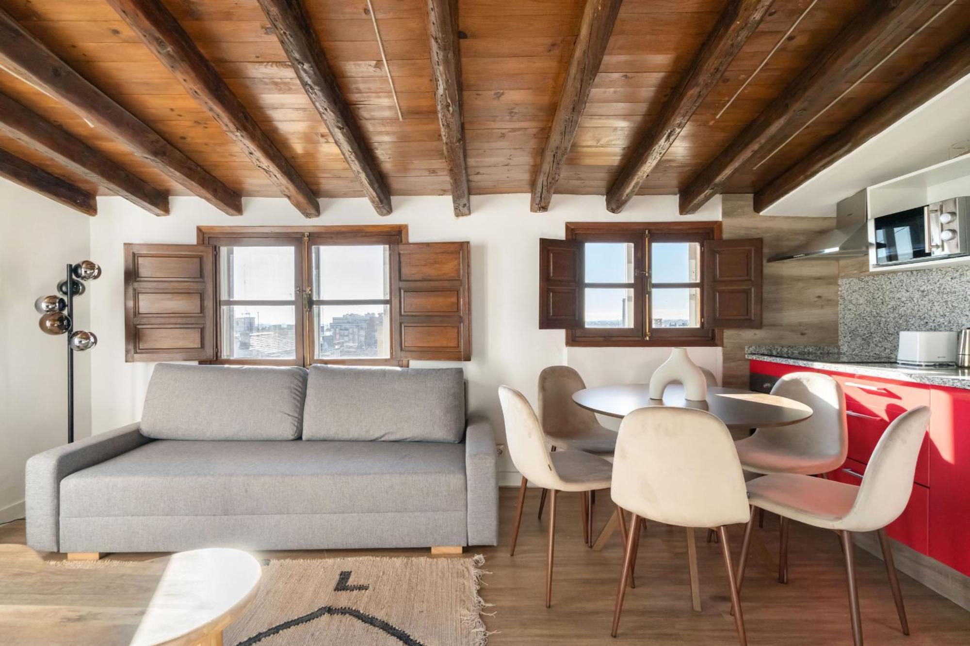 Atico Con Terraza En Lavapies Alquiler Temporal Daire Madrid Dış mekan fotoğraf