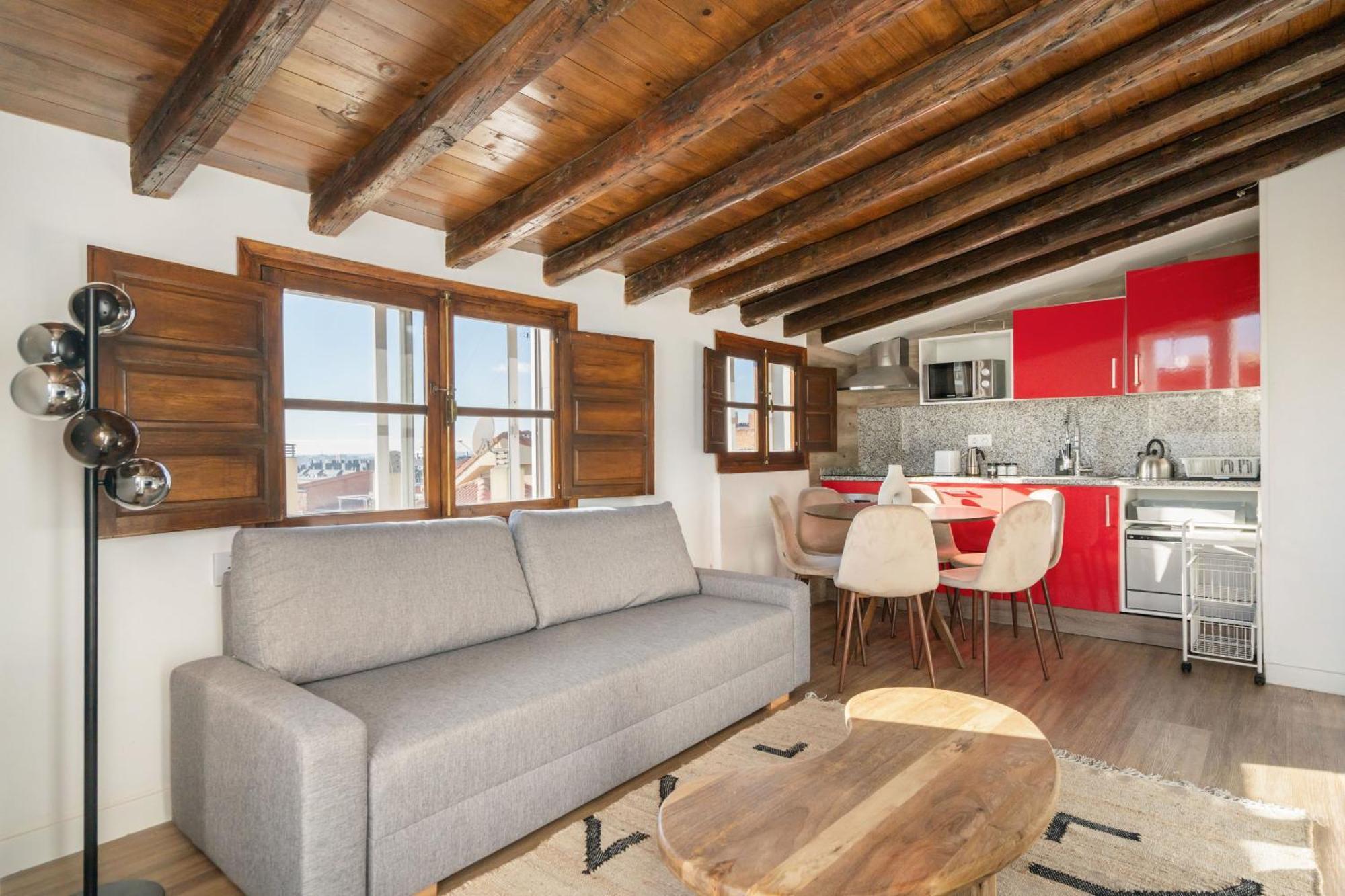 Atico Con Terraza En Lavapies Alquiler Temporal Daire Madrid Dış mekan fotoğraf