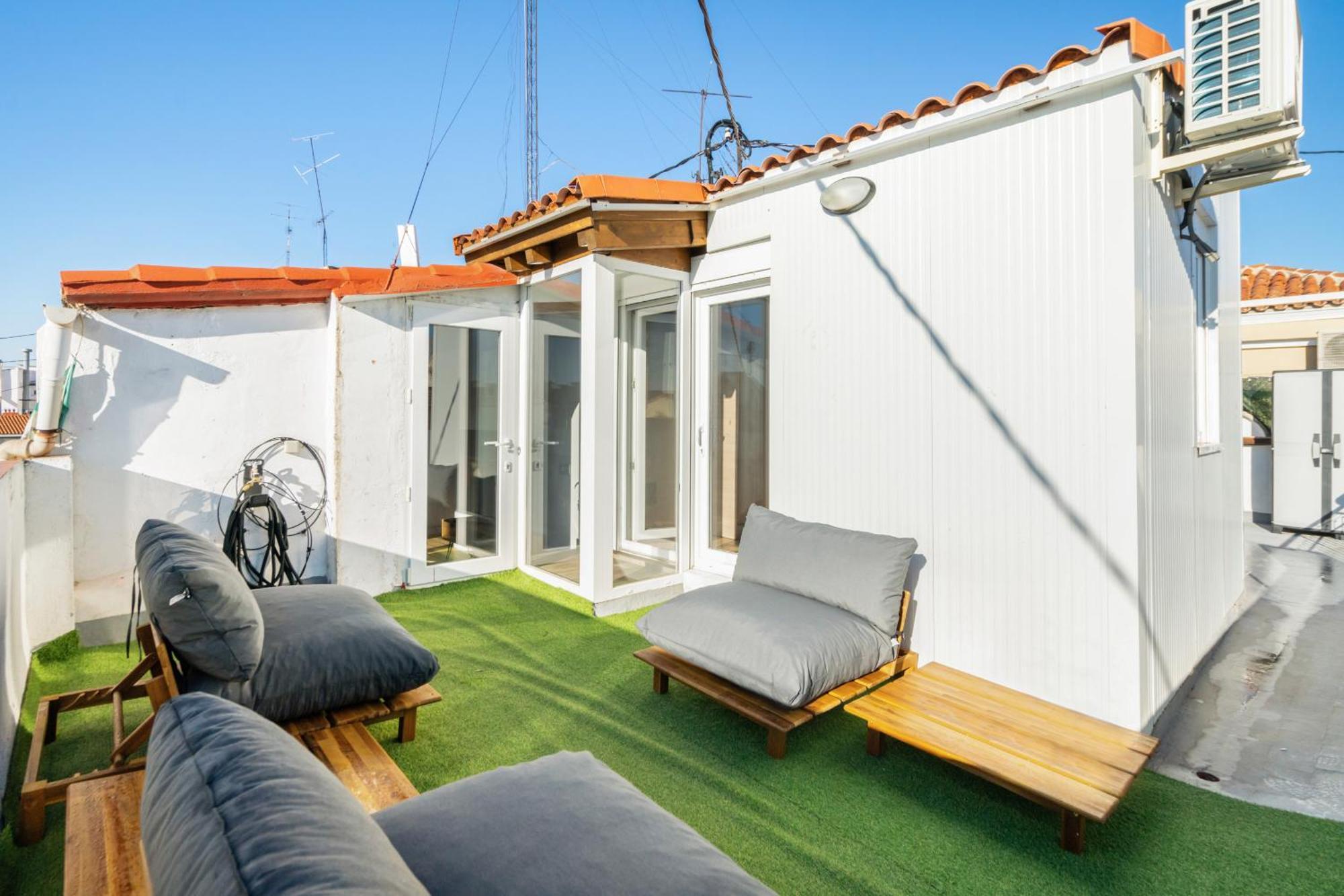Atico Con Terraza En Lavapies Alquiler Temporal Daire Madrid Dış mekan fotoğraf
